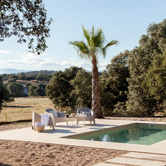 Finca de campo con piscina en plena naturaleza