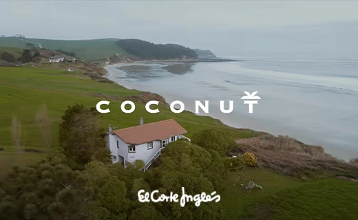 Rumoroso est le cadre choisi par EL CORTE INGLÉS pour le lancement de sa campagne d’été Coconut en 2022.
  Découvrez la campagne