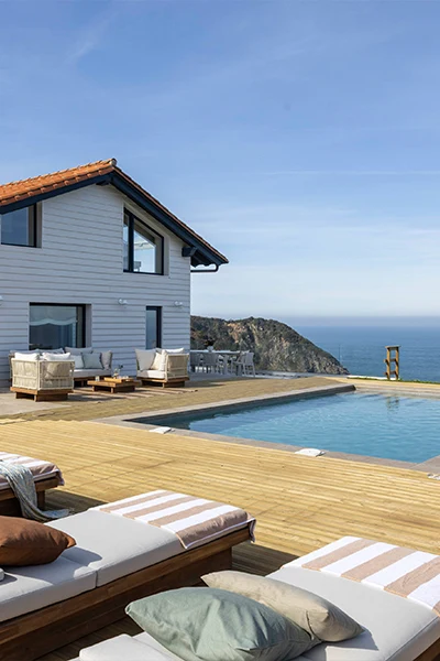 villa-lujo-acantilado